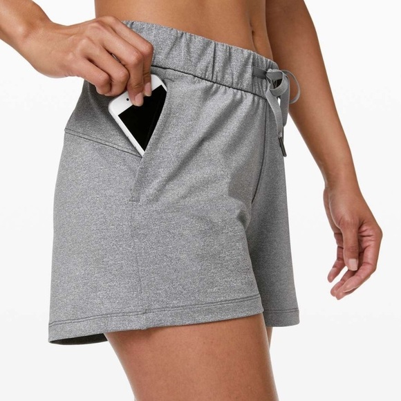 Sold Lululemon On The Fly Short 2.5" Heathered Slate 
size 4 - Picture 1 of 6